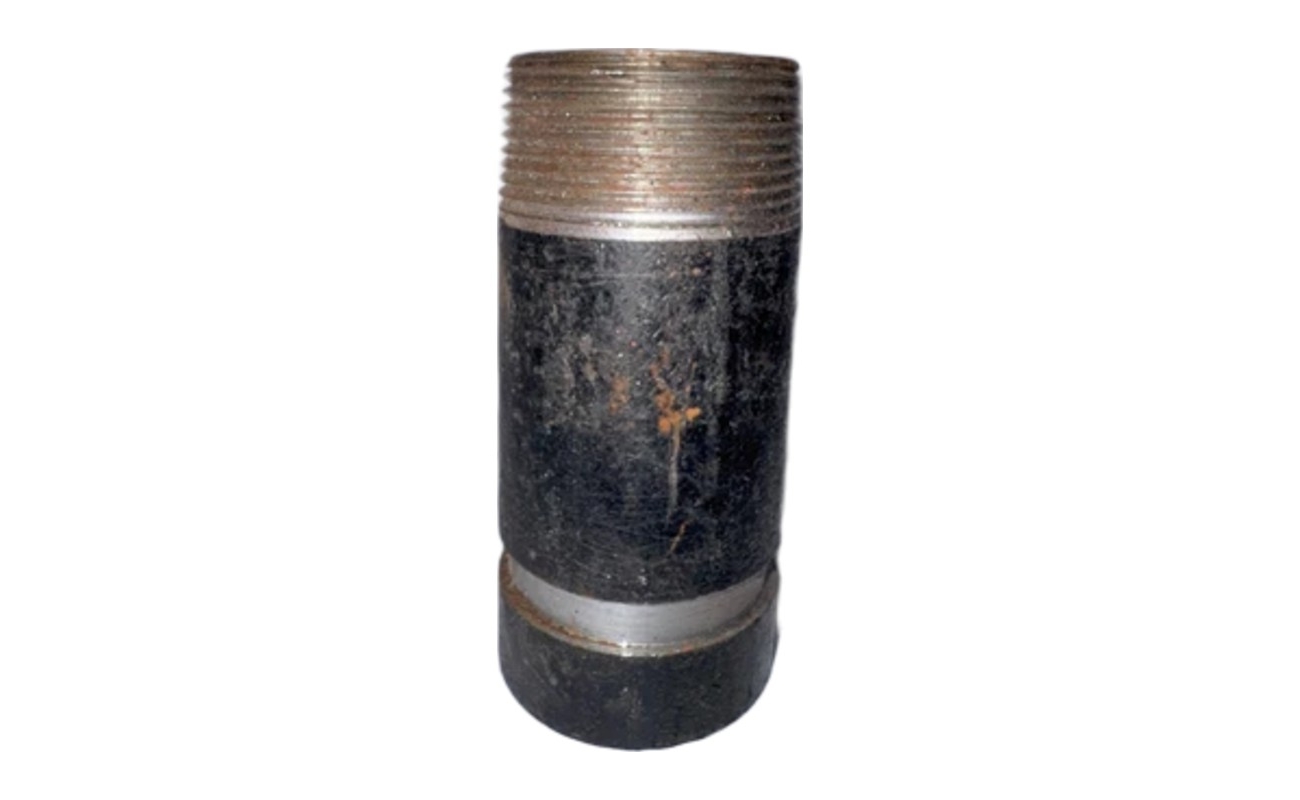 1-1/2" x 4" Black Steel Pipe Nipple